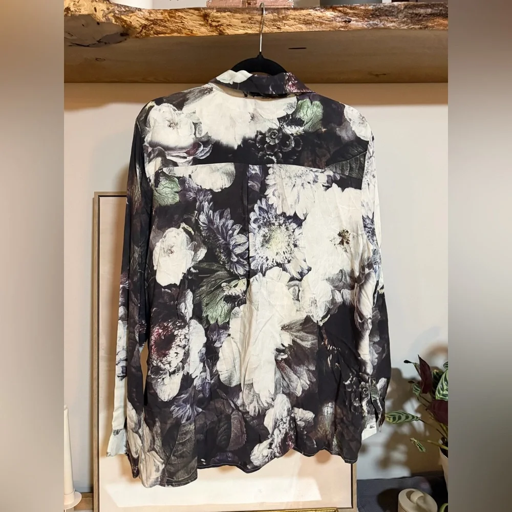 NWOT Soft Surroundings Black and Gray Floral Blouse - Picture 2 of 4